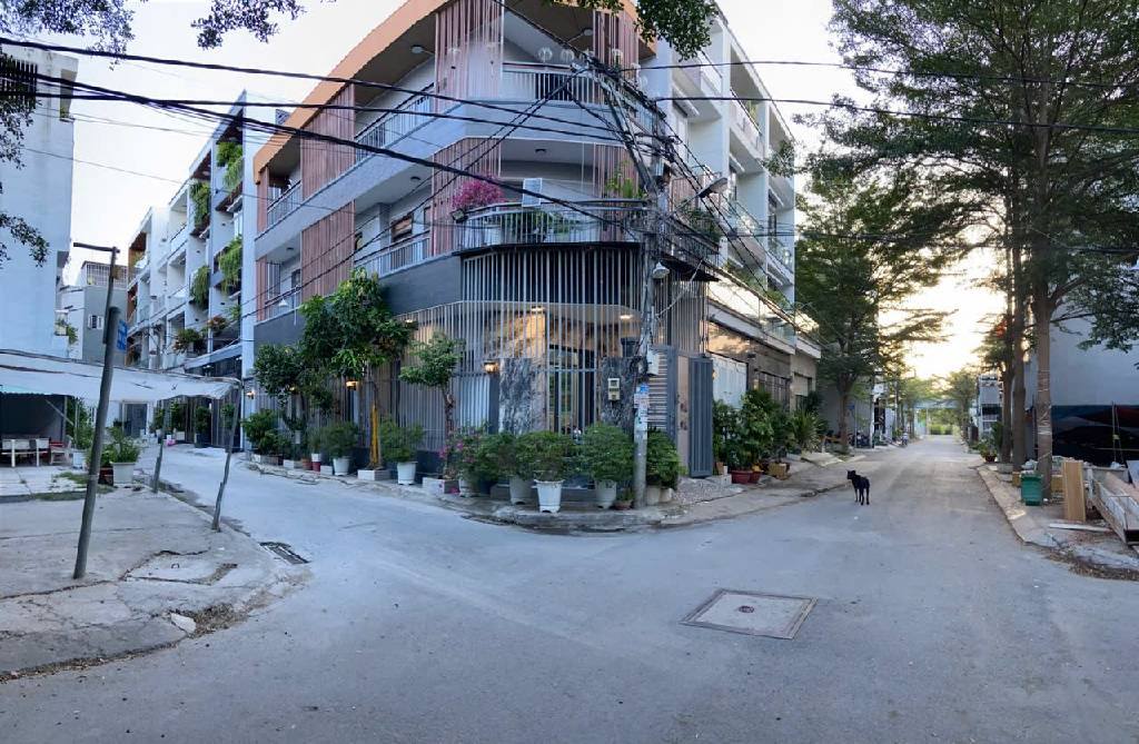 Nhà 3 tầng Đào Tông Nguyên, Nhà Bè 67m² giá 7.2 tỷ - Căn góc không lộ giới, full nội thất cao cấp!