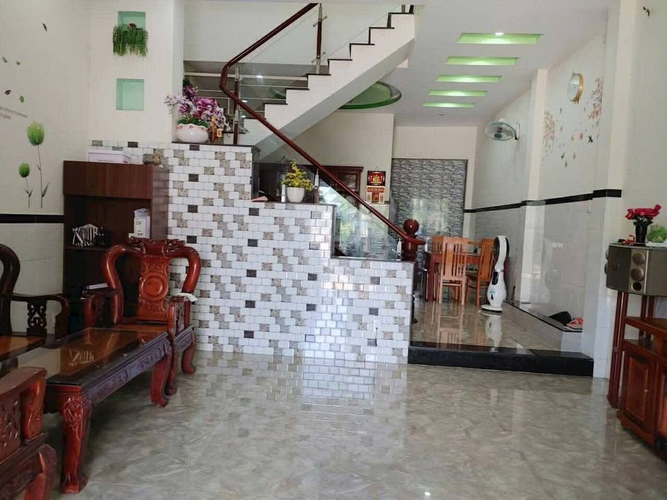 Nhà cho thuê 99m² tại Phan Văn Hớn, Hóc Môn - Không gian thoáng đãng, giá chỉ 7 triệu!