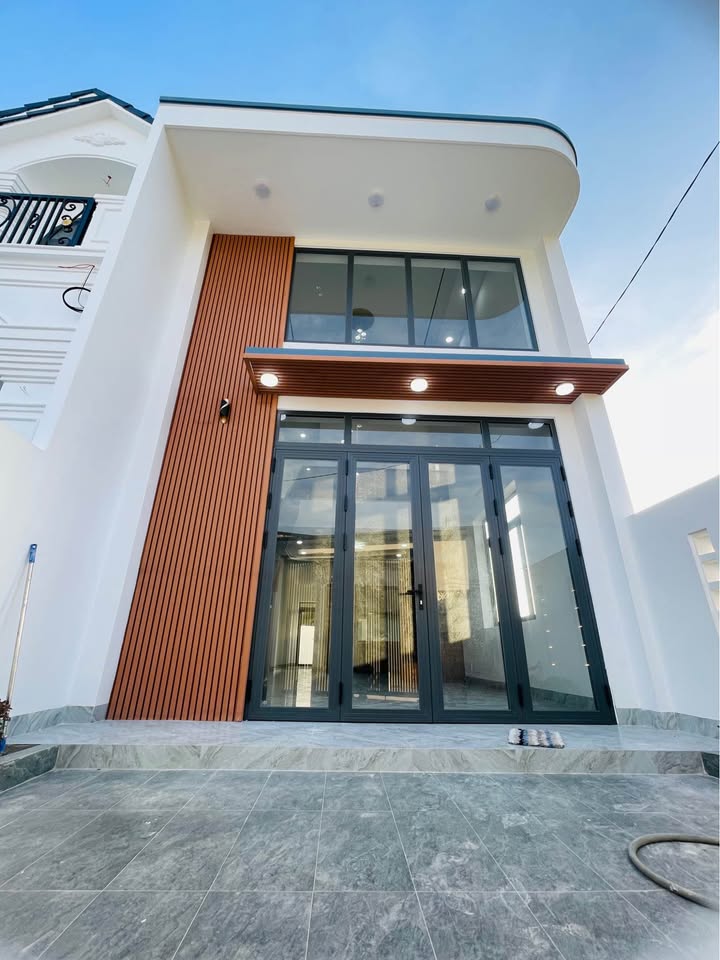 Nhà tại Xóm Gò 7, Diên Sơn 100m² giá 1.89 tỷ - Sẵn sàng về ở ngay!