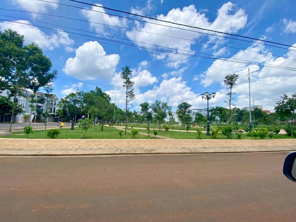 Mặt tiền kinh doanh Lê Văn Nhiễu, Buôn Ma Thuột 76m² giá 7.2 tỷ - Cơ hội đầu tư hiếm có!