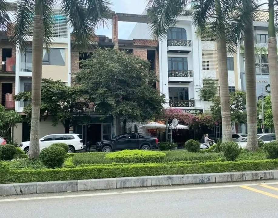 Cho thuê nhà thô 87.5m² mặt đường Lạc Long Quân - Giá 7 triệu/tháng