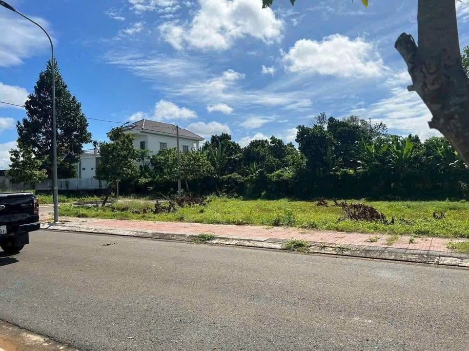 Đất nền Hòa Long 100m² giá 1.58 tỷ - Sổ đỏ chính chủ, khu dân cư đông đúc!