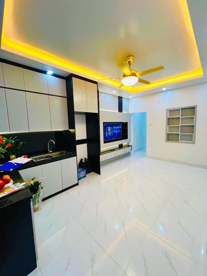 Căn hộ nhà tập thể Phan Đình Giót, Thanh Xuân 40m² giá 4.85 tỷ - Full nội thất đẹp, ô tô vào tận cửa!