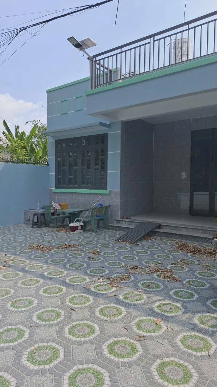 Nhà cấp 4 Tân Phú Trung 300m² giá 5.5 tỷ - Sân thượng rộng rãi, ô tô thoải mái đậu!