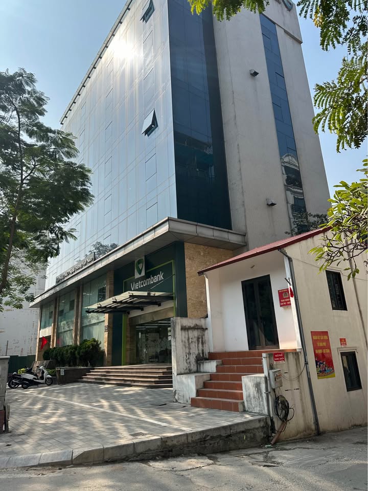 Nhà riêng Lạc Long Quân 58m² giá thỏa thuận - Thiết kế hiện đại, sổ đỏ chính chủ!