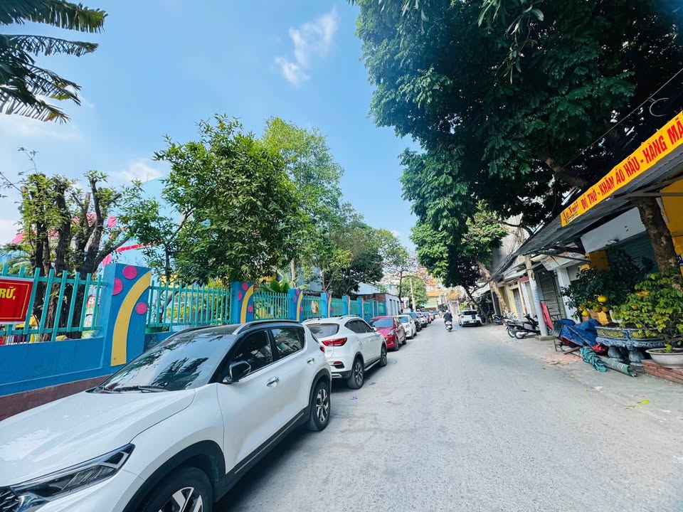 Nhà phố mặt tiền Lê Thị Hoa, Phường Hạc Thành 185m² giá 15x tỷ - Cơ hội kinh doanh tuyệt vời!