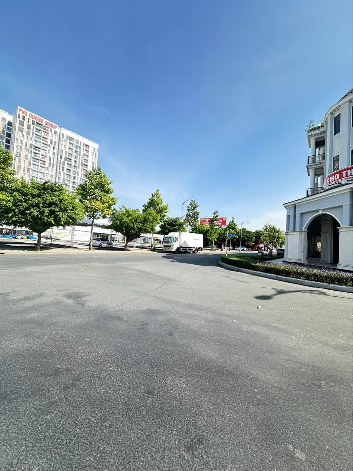 Nhà Phố KDT Phú Cường Châu Đốc 168m² giá 6 tỷ - Khu kinh doanh sầm uất!