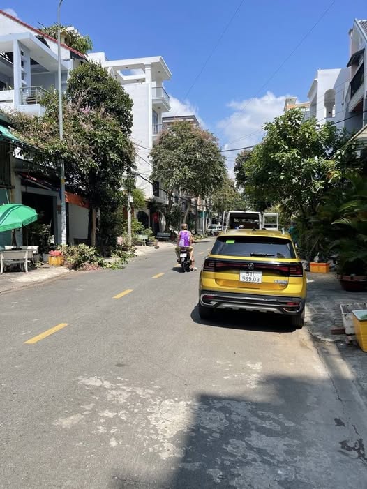 Mặt tiền kinh doanh Phú Thạnh, Tân Phú 8x18.3m - Đường rộng 20m - Giá thỏa thuận