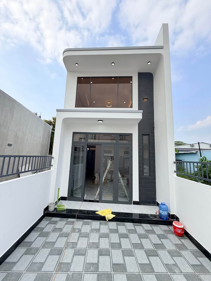 Nhà 1 Trệt 1 Lửng Phường 8, Trà Vinh 90m² giá 1.3 tỷ - Sân ô tô thoáng mát!