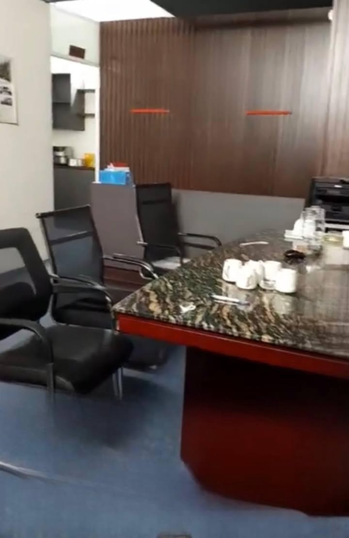 Căn hộ F4 Trung Kính, Cầu Giấy 79m² giá 11.5 triệu - Thích hợp cho gia đình và văn phòng!