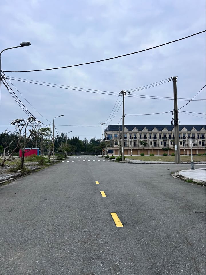 Đất nền 111.4m² tại Phường Điện Bàn Đông, Đà Nẵng - Vị trí thuận lợi gần biển!