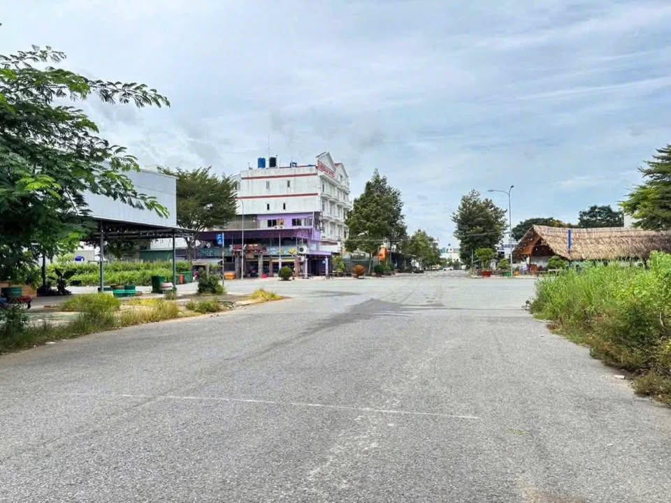 Đất nền biệt thự góc KDC Hưng Gia Bến Lức 357m² giá 13 tỷ - Cơ hội đầu tư hấp dẫn!