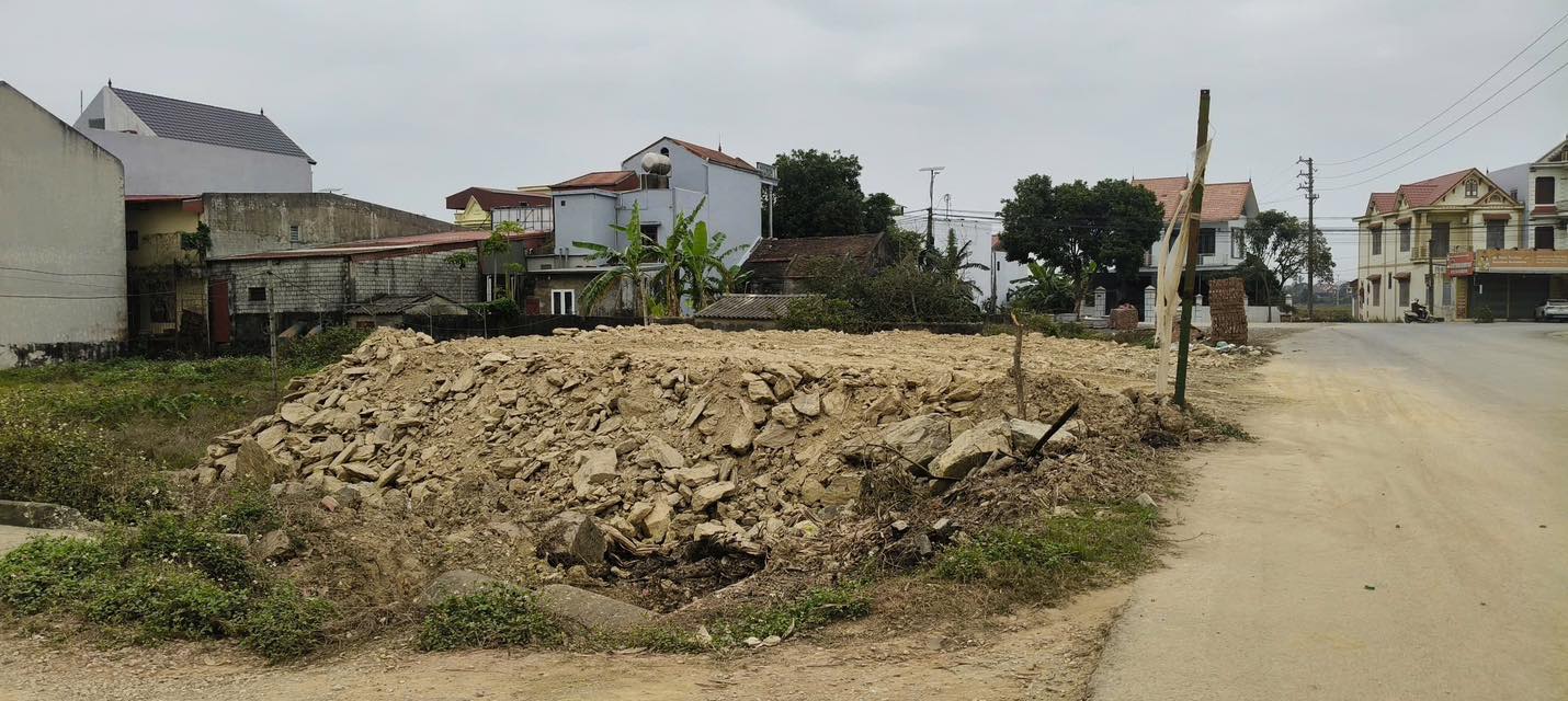 Lô đất Lộc Tân Hậu Lộc 178.8m² giá 3.3 tỷ - Đường thông thoáng, dân cư đông đúc!