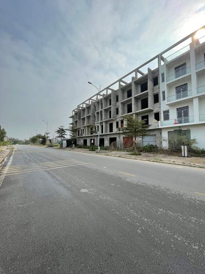 Nhà 4 tầng + Tum tại Phường Kinh Bắc, Bắc Ninh 100m² giá 4.7 tỷ - Kinh doanh đắc địa!