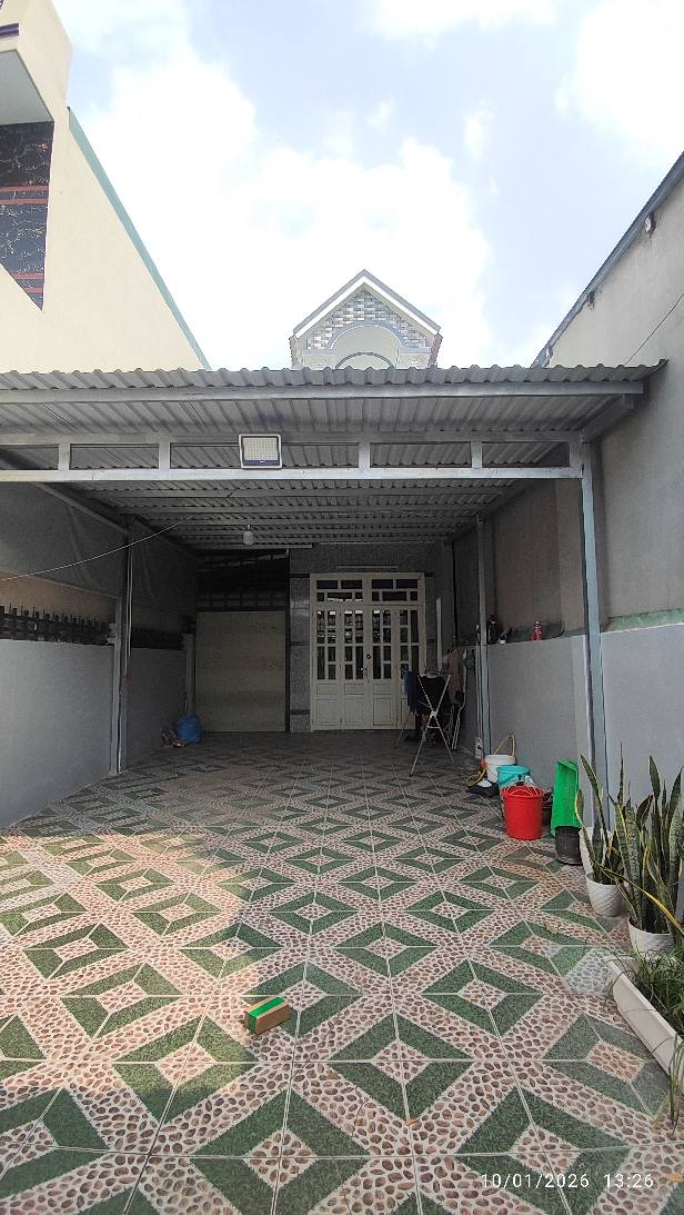 Nhà 3 tầng Hóc Môn 100m² giá 4.2 tỷ - Chính chủ, hẻm xe tải thông!