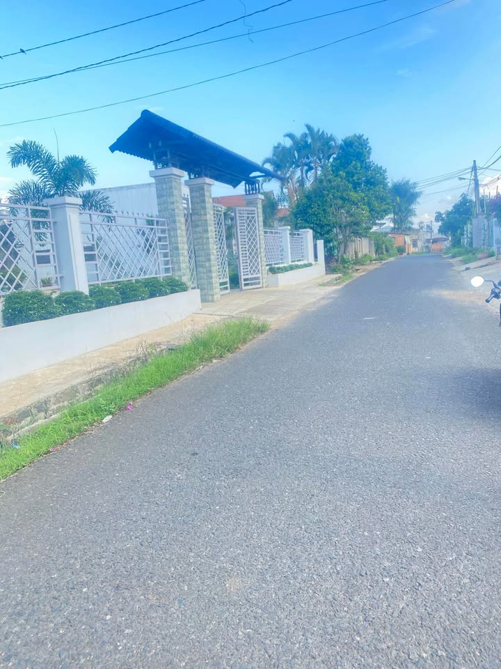 Nhà nguyên căn Lộc Phát, Bảo Lộc - Gần chợ và nhà thờ Thánh Mẫu, giá thỏa thuận!