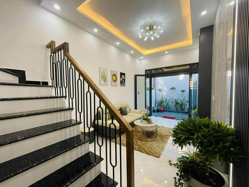 Nhà 2 tầng Trần Nguyên Hãn 46.7m² giá 2.35 tỷ - Chính chủ, sẵn sàng ở ngay!