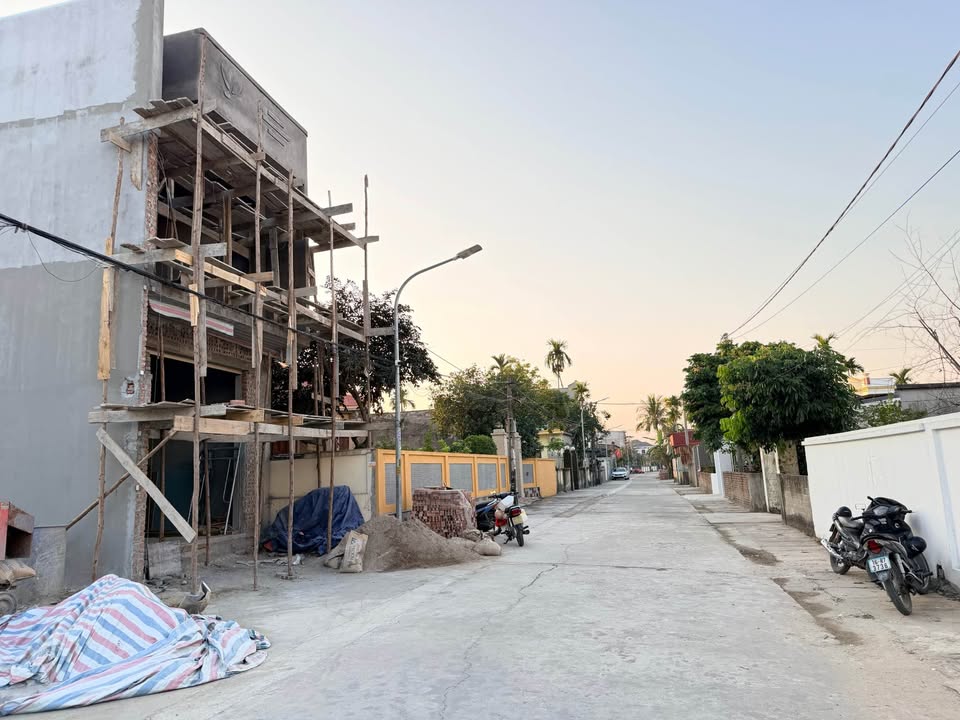 Đất 2 mặt đường Xích Thổ, Hồng Thái, 55m² giá 2.2 tỷ - Cơ hội đầu tư sinh lời!