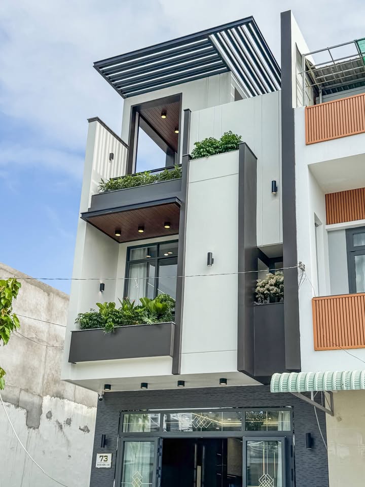 Nhà 3 tầng KDC Hồng Loan, Cái Răng, 80m² giá 6.49 tỷ - Full nội thất cao cấp!