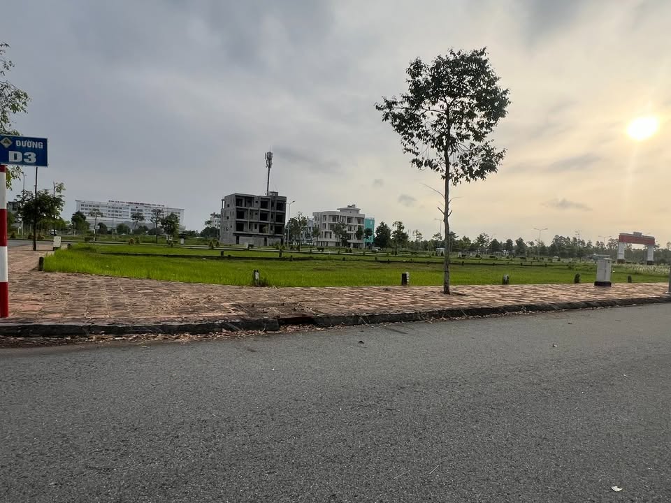 Đất nền 100m² Khu Đô Thị Mới Hồng Phát, Cần Thơ - Sổ hồng chính chủ, giá thương lượng!