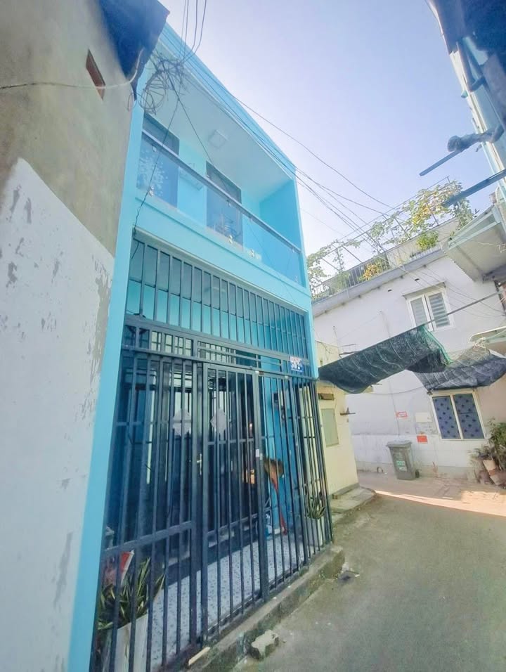 Nhà Hóc Môn 31m² giá 2.7 tỷ - Vị trí đẹp, chính chủ bán gấp!