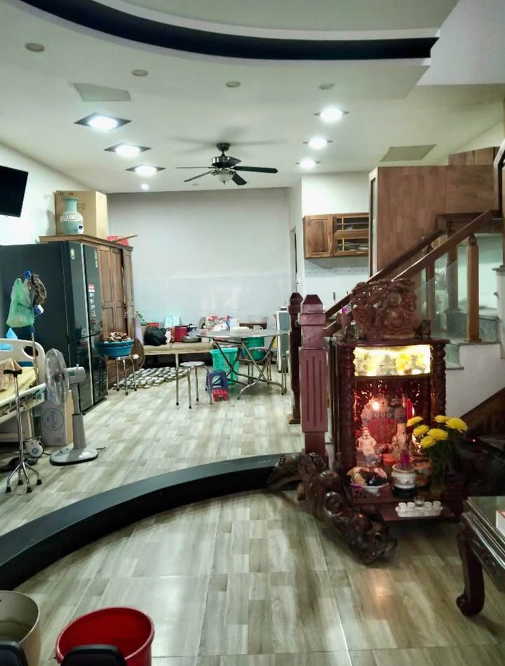 Nhà 3 tầng kiên cố tại đường Hoàng Sa, Sơn Trà 90m² giá 10 tỷ - Vài bước chân ra biển Mỹ Khê!