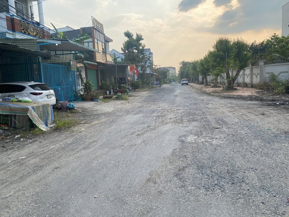 Đất nền KDC Rạch Ngã Ngay Cần Thơ 84.9m² giá 2.75 tỷ - Sổ hồng chính chủ, gần Đại học FPT!