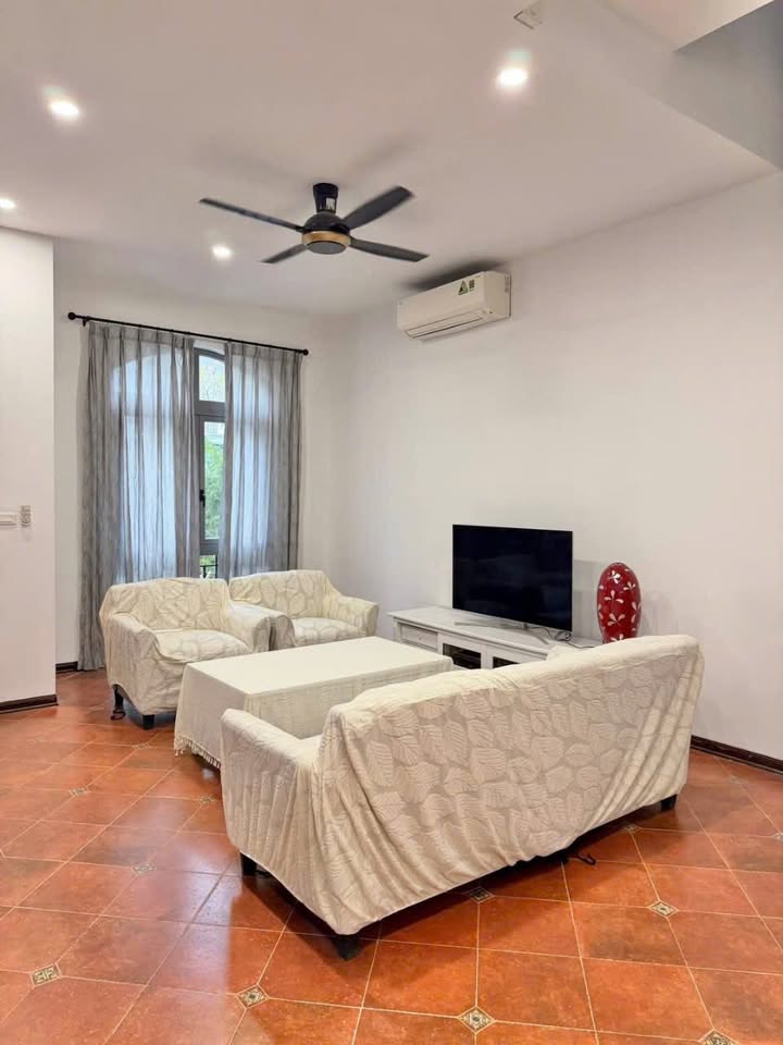 Biệt thự Vinhomes Riverside 98m² giá 28 triệu - Đầy đủ tiện nghi, sẵn sàng cho thuê!