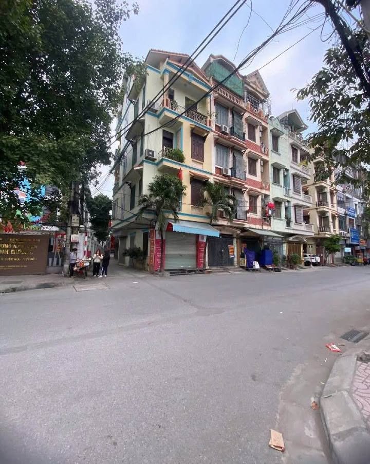 Nhà phân lô quân đội Tương Mai 42m² giá 10 tỷ - Ô tô đỗ cửa, nội thất đầy đủ!