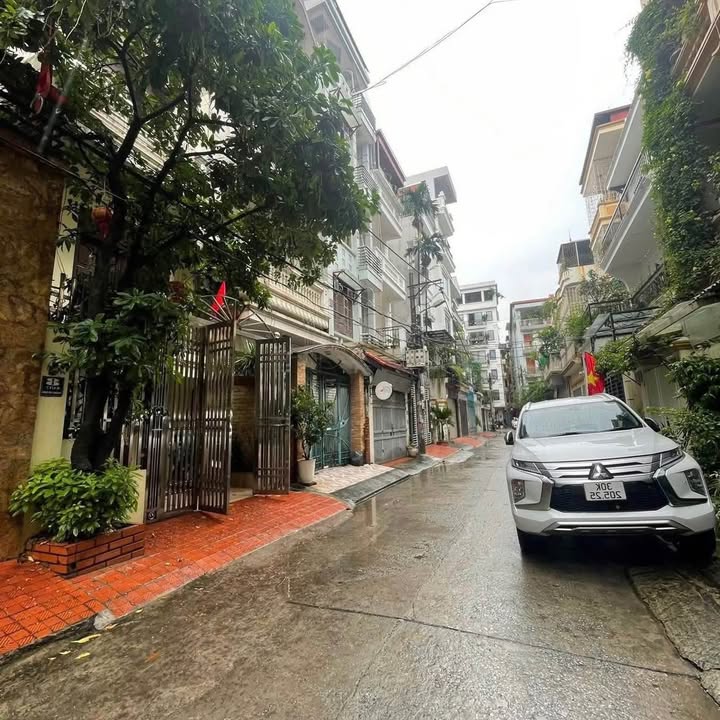 Nhà phố Cổ Nhuế 1, Bắc Từ Liêm 32m² giá nhỉnh 6 tỷ - Đường ô tô tránh tiện kinh doanh!