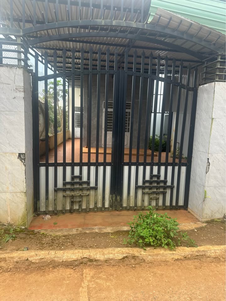 Nhà cấp 4 Đạt Hiếu, Buôn Hồ 360m² giá 1.85 tỷ - Bán gấp, chính chủ!