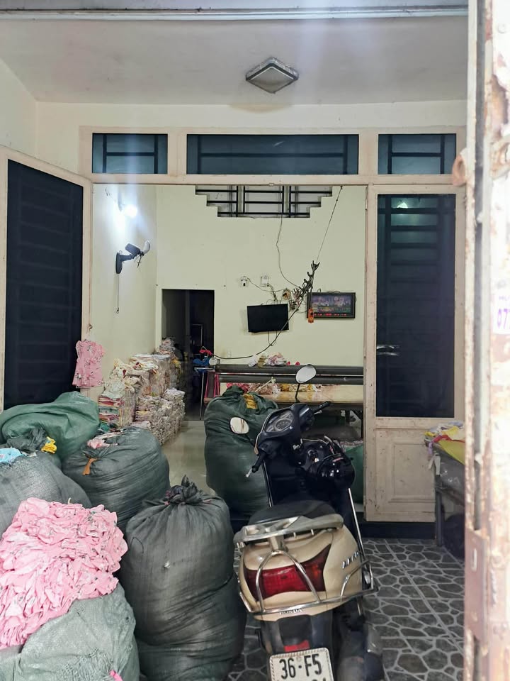 Nhà phố Bình Hưng Hòa 64m² giá 4.95 tỷ - Nhà hẻm ô tô sát mặt đường!