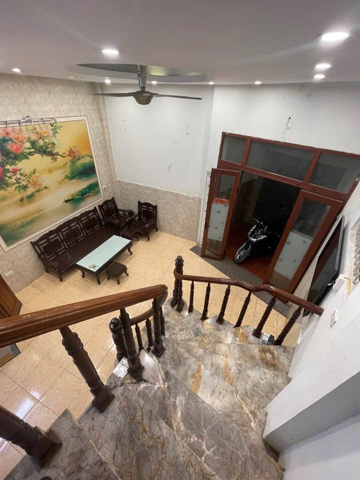 Nhà nguyên căn 42 Dương Văn Bé, 132m² giá 8.5 triệu - Đầy đủ tiện nghi, cho thuê lâu dài!