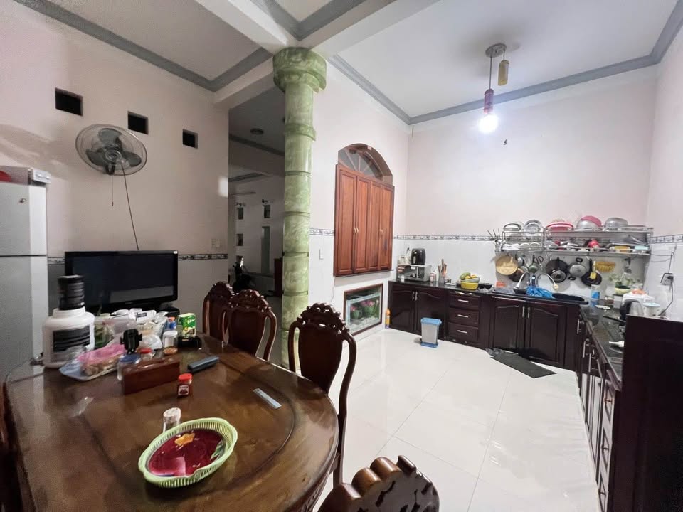 Nhà mặt tiền chợ nhỏ Tân Hiệp, Biên Hoà 210m² giá 8.3 tỷ - Cơ hội kinh doanh tuyệt vời!