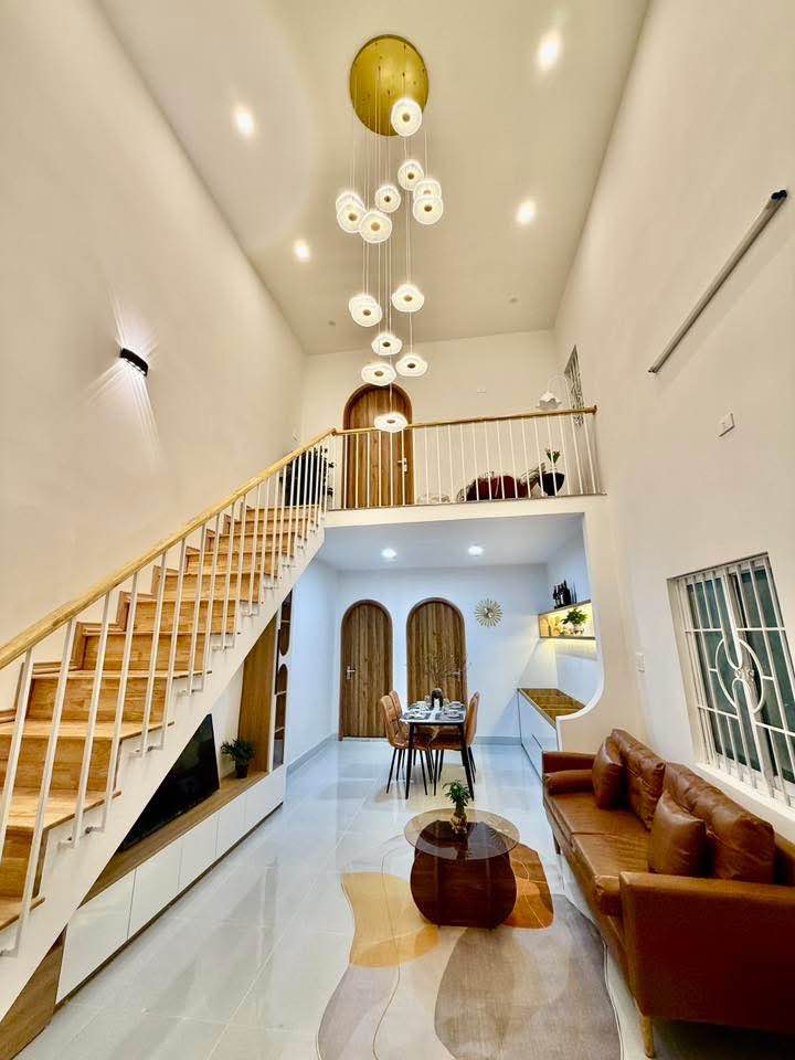 Nhà mặt tiền đường Nguyễn Văn Cừ, 44m² giá 2.7 tỷ - Đẹp từng centimet!