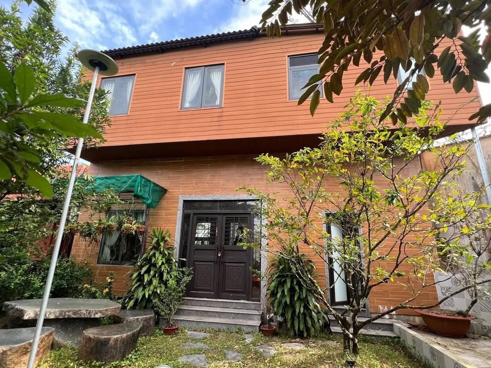 Nhà cho thuê nguyên căn tại Phú Quốc 2 lầu - Không gian yên tĩnh, lý tưởng cho gia đình hoặc văn phòng!