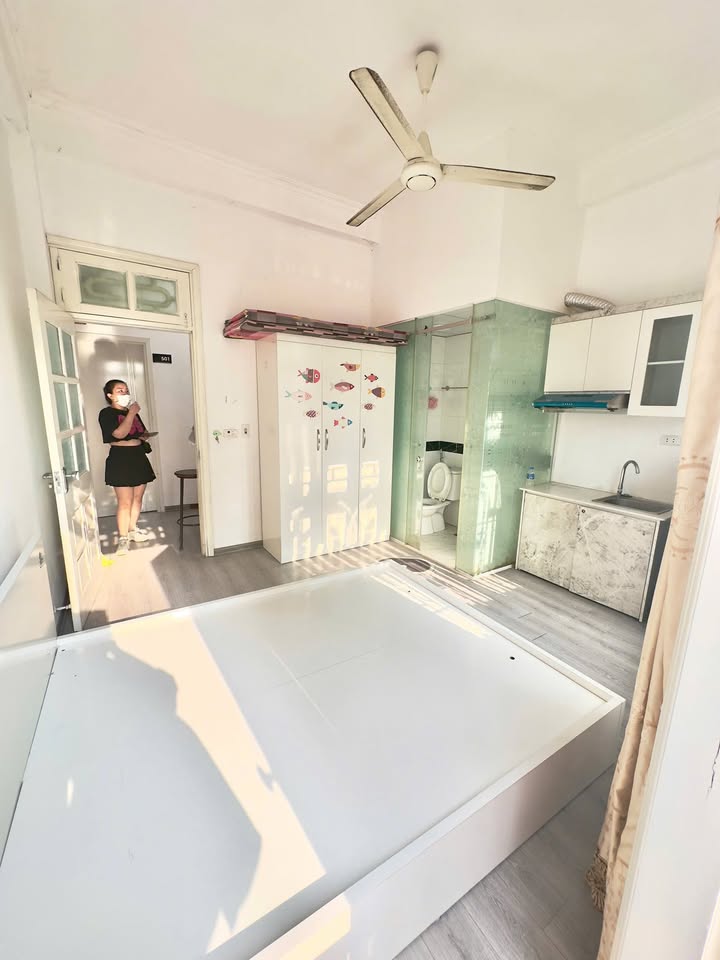 Phòng cho thuê tại 18 Tôn Thất Tùng, Đống Đa, 4 triệu - Tiện nghi đầy đủ