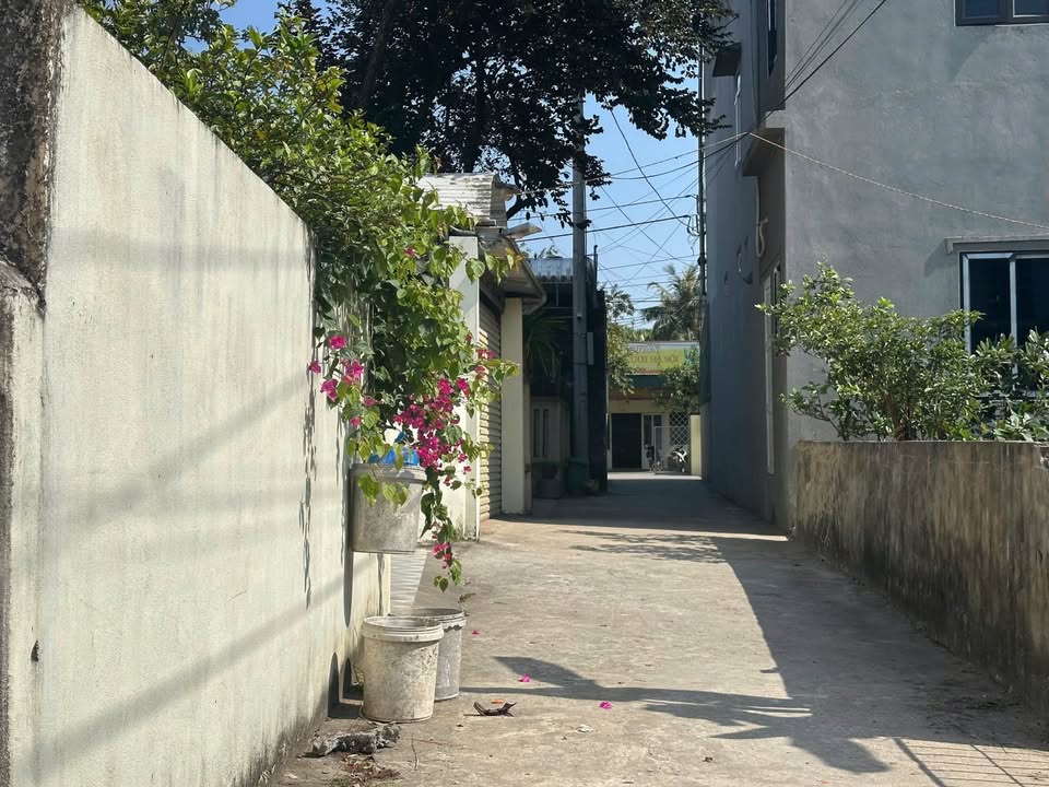 Nhà mái bằng trung tâm hành chính Quảng Đông 100m² giá 1 tỷ - Vị trí vàng cho đầu tư!