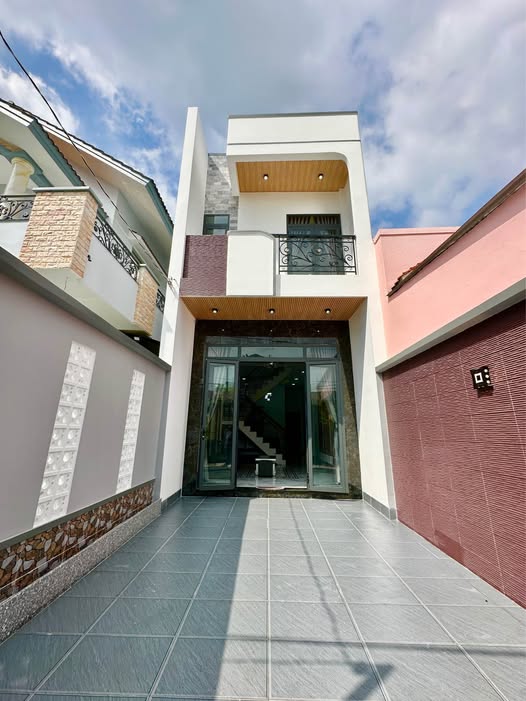 Nhà phố Phường 9, Mỹ Tho 80m² giá 2.48 tỷ - Hẻm ô tô, an ninh tốt!