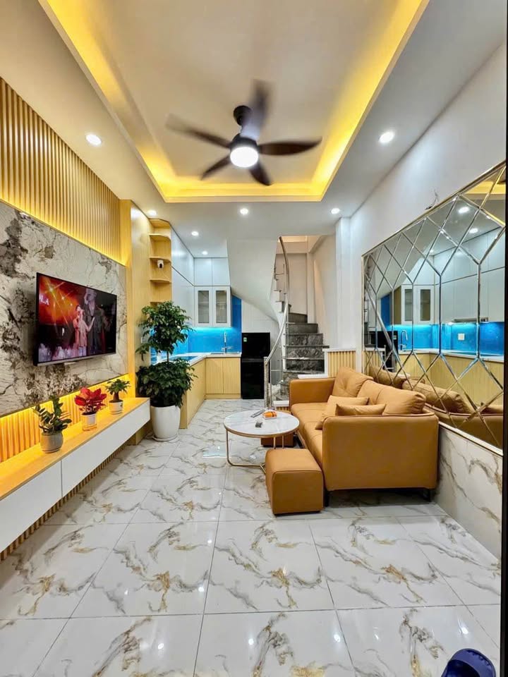 Nhà phố Hoàng Văn Thụ, Hoàng Mai 25m² giá 3 tỷ - Full nội thất, ở ngay!