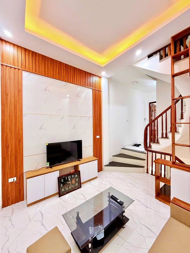 Nhà 5 tầng Kiến Hưng 34m² giá 6.4 tỷ - Sẵn sàng ở ngay!