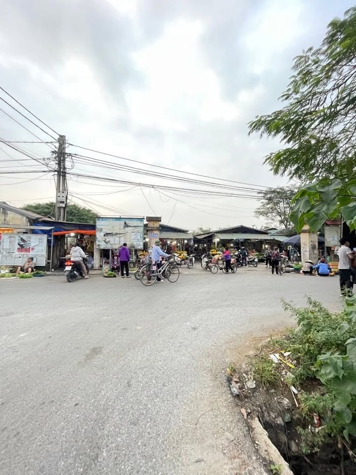 Đất Đông Dư, Gia Lâm 52m² giá 4 tỷ - Tặng nhà cấp 4, cơ hội hiếm có!