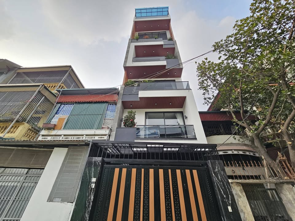 Bán nhà mặt ngõ phố Nguyễn Thời Trung, Thạch Bàn 90m² giá 26.9 tỷ - Chính chủ, nội thất đầy đủ!