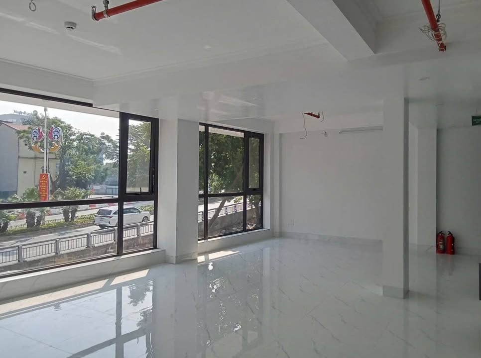 Cho thuê mặt bằng tầng 1+2 Phố Chu Huy Mân 75m² giá 16 triệu - Phù hợp mọi loại hình kinh doanh!