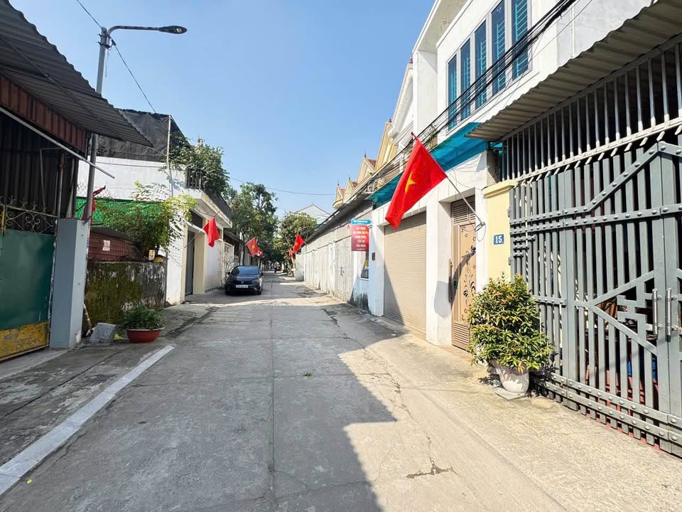 Nhà 2 tầng lối 2 Kim Đồng, 111.5m² giá 6.68 tỷ - Đường thông thoáng, thuận tiện di chuyển!