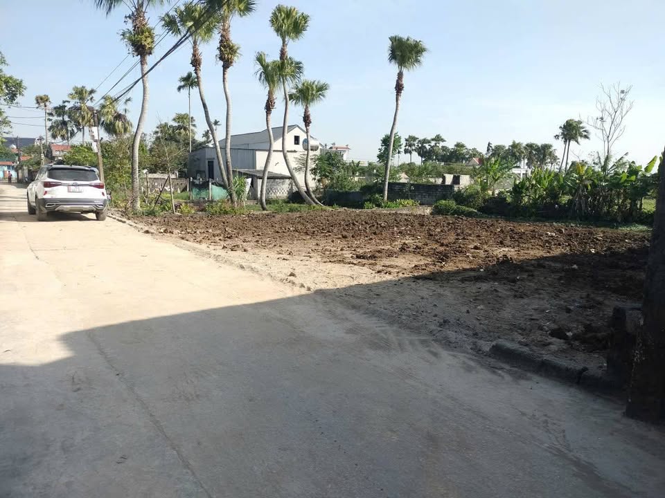 Đất ở trung tâm thị trấn Tân Phong 205m² giá 1.4 tỷ - Đường ô tô thông thoáng!