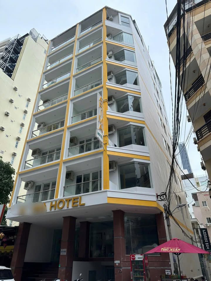 Khách sạn lô góc 2 mặt đường Trần Phú, Nha Trang 144m² giá 6x tỷ - Cơ hội đầu tư hấp dẫn!
