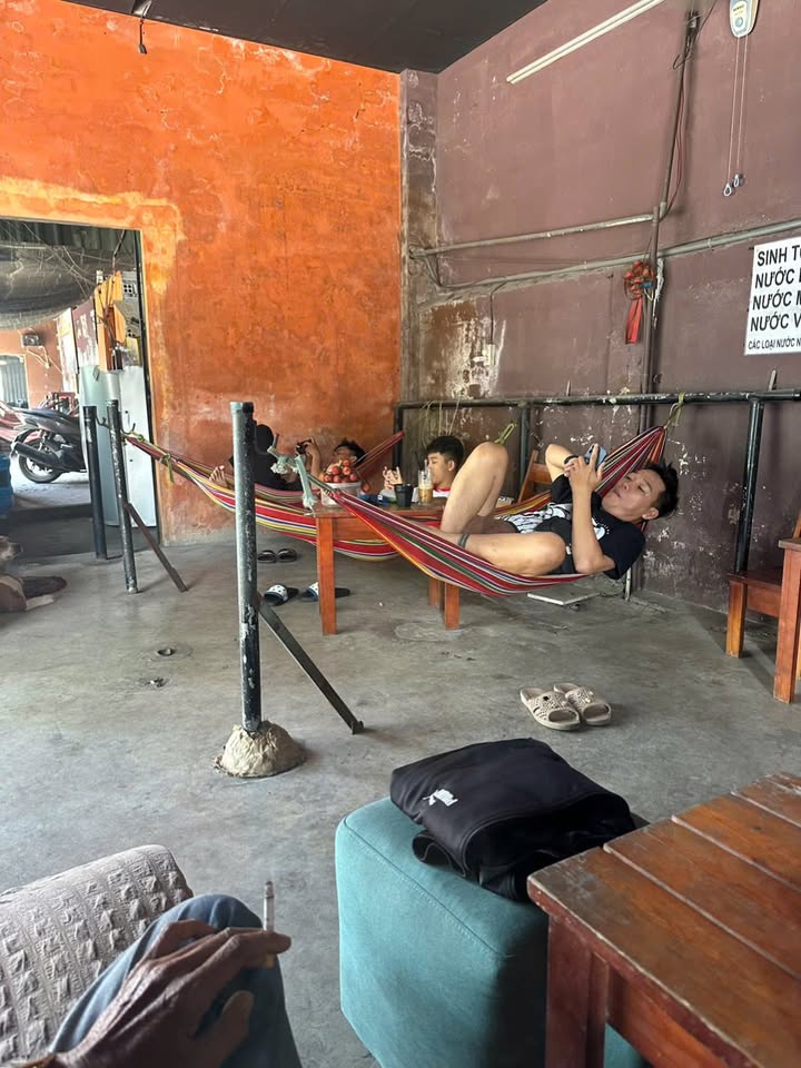 Quán cà phê góc 2 mặt tiền Quốc lộ 1A, Quận 12, 250m² - Tiềm năng đầu tư cao!