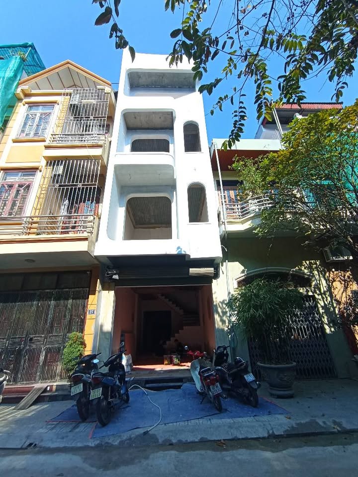 Nhà 4 tầng đường Lê Ngọc Hân - 62m² giá 5.6 tỷ - Thiết kế hiện đại, ô tô đỗ cửa!