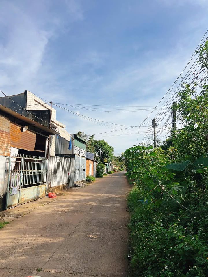 Đất thổ cư Định Quán 280m² giá 1.35 tỷ - Mặt tiền đường Chu Văn An gần chợ